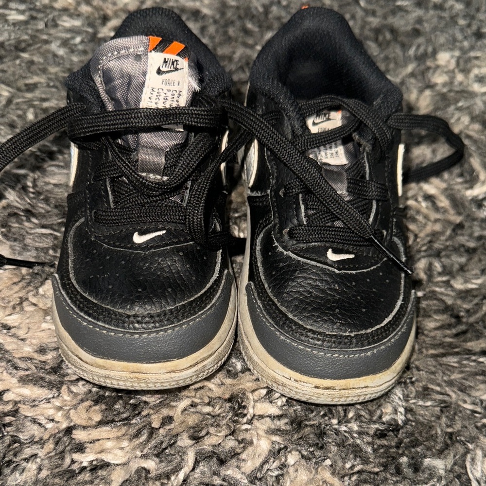 Nike Kids Black and Gray Sneakers
